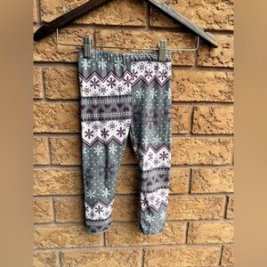 • 10/$25-‎ Urban Kids Snowflake Print Leggings